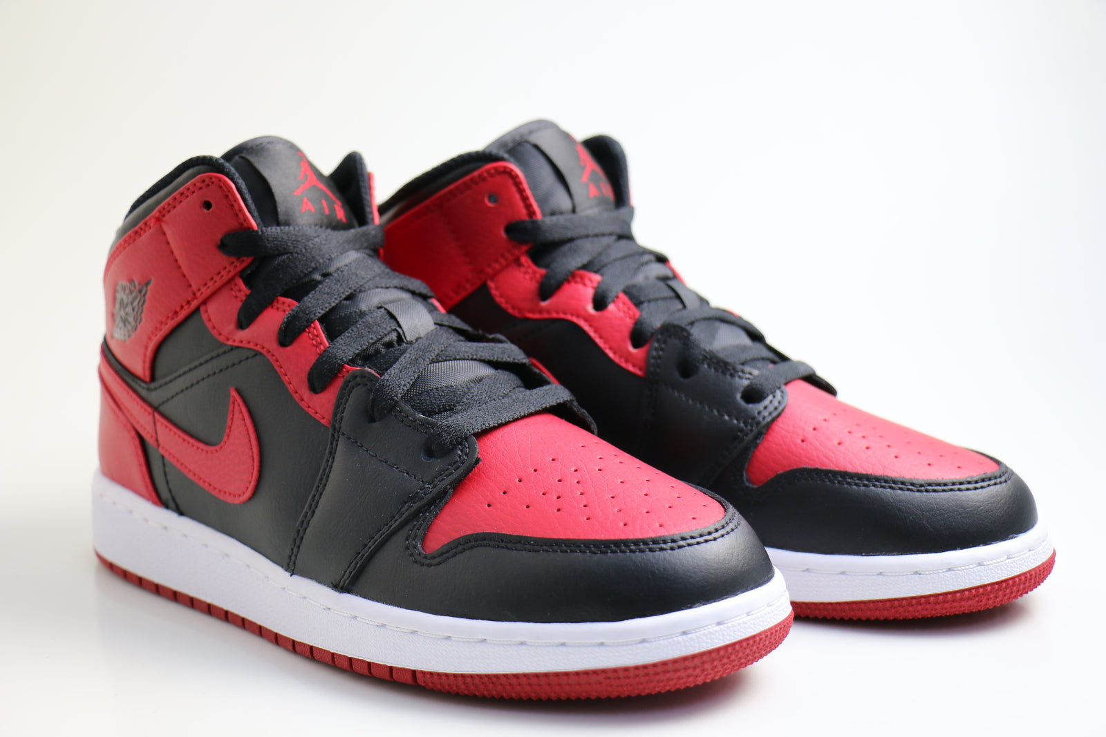 【感謝価格】 Air Jordan  GS Mid 1 靴